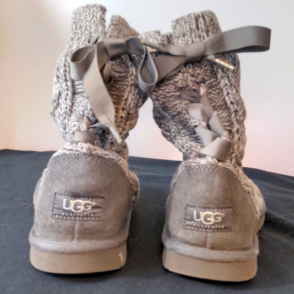 UGG Boot - Picture 2 of 5